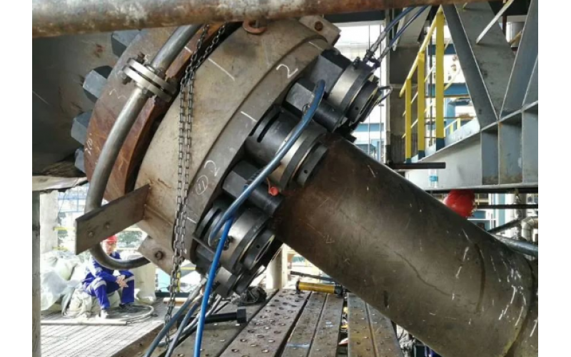 化肥氨合成塔顶盖螺栓预紧客户选用OD体育在线注册,OD体育（中国）KWZK液压螺栓拉伸器